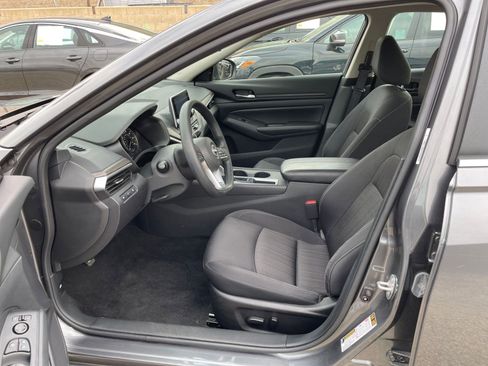 Used 2025 Nissan Altima 2.5 SV image 27