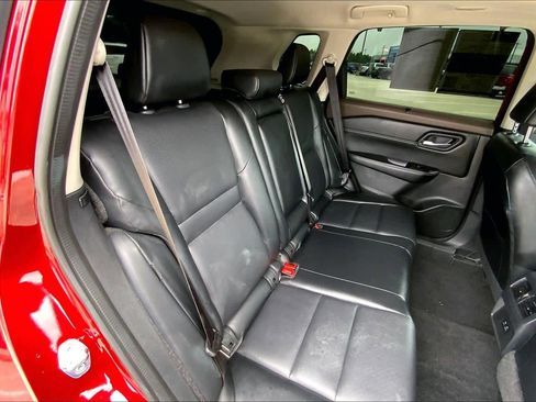Used 2022 Nissan Rogue SV w/ SV Premium Package FWD image 20