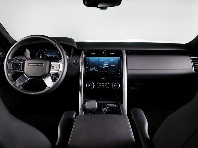 Certified 2025 Land Rover Discovery S AWD/4WD image 4