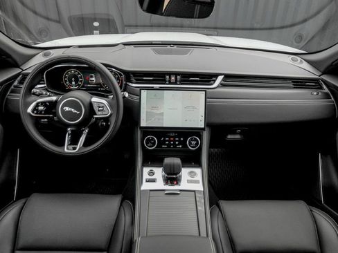 New 2026 Jaguar F-PACE R-Dynamic S image 19