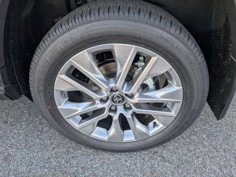 New 2025 Toyota RAV4 XLE Premium image 30