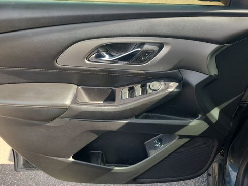 Used 2019 Chevrolet Traverse LT FWD image 14