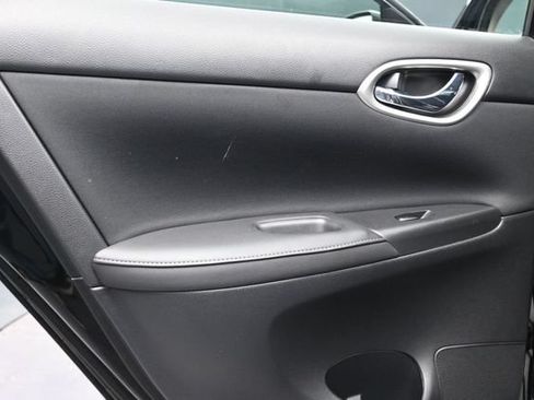 Used 2019 Nissan Sentra SV FWD image 18