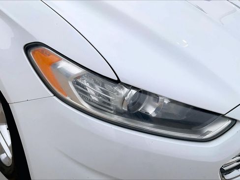 Used 2014 Ford Fusion SE FWD image 26