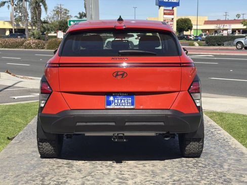 Used 2024 Hyundai Kona SE image 5