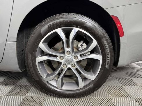 Used 2021 Chrysler Pacifica Pinnacle image 38