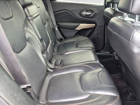 Used 2018 Jeep Cherokee Limited w/ High Altitude Package AWD/4WD image 18
