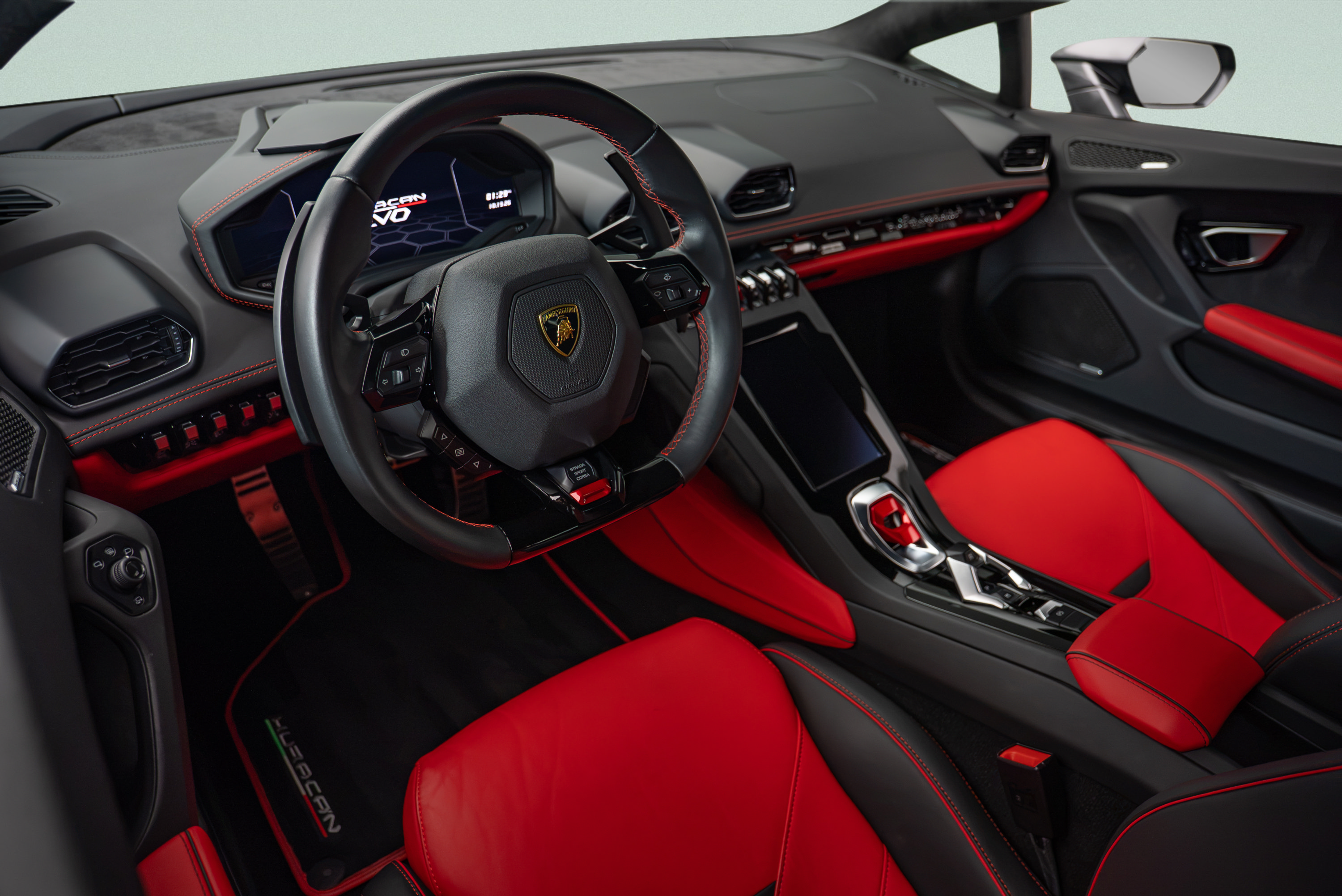 Used 2021 Lamborghini Huracan EVO RWD image 7