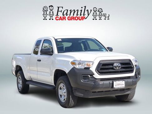Used 2023 Toyota Tacoma SR RWD image 2