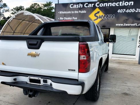 Used 2011 Chevrolet Avalanche LS RWD image 11
