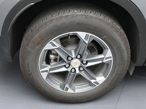 Used 2025 Chevrolet Blazer LT FWD image 5