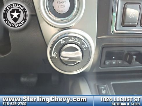 Used 2017 Nissan Titan SL w/ SL Towing Convenience Package image 16