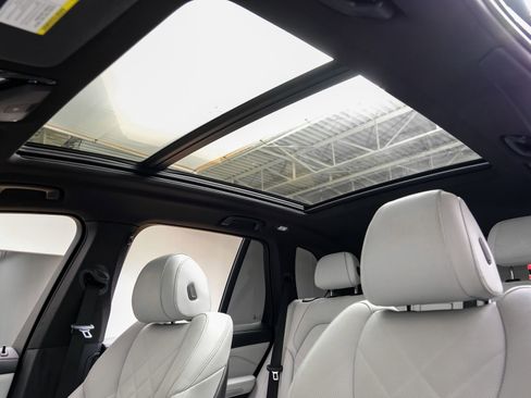 Used 2023 BMW X5 xDrive40i w/ M Sport Package image 5