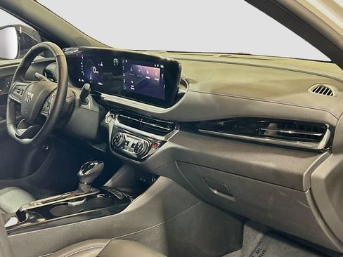 Used 2026 Buick Envista Sport Touring w/ Convenience I Package FWD image 25