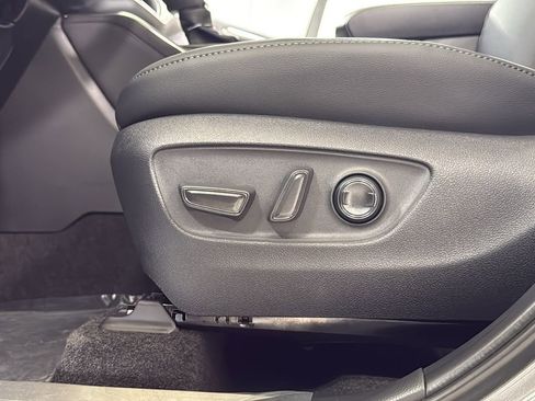 New 2026 Toyota Highlander Platinum image 14