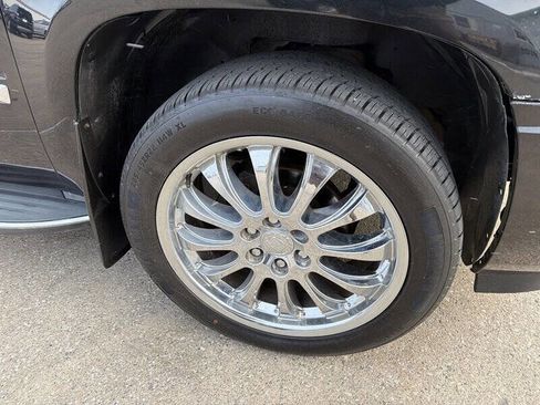 Used 2011 Cadillac Escalade AWD w/ Touring Package image 10