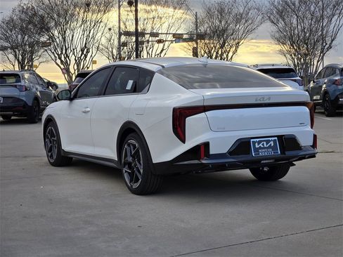 New 2025 Kia K4 GT-Line image 3