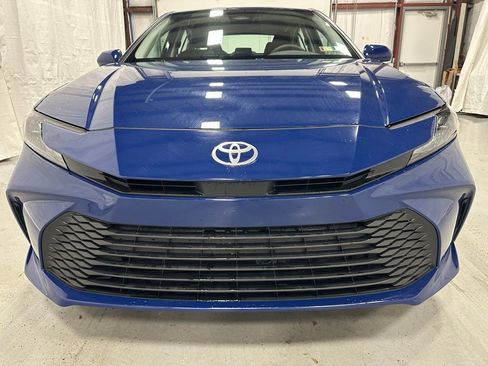 Used 2025 Toyota Camry LE image 2