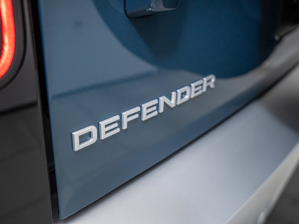 New 2026 Land Rover Defender 110 S AWD/4WD image 18