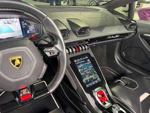 Used 2022 Lamborghini Huracan EVO image 32