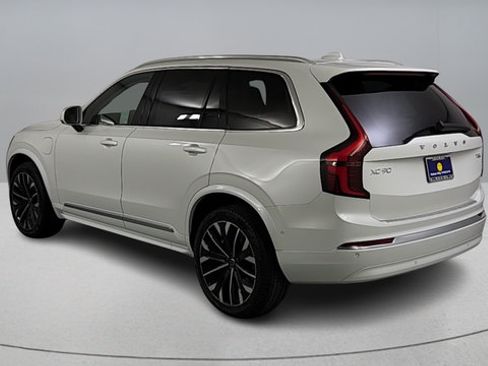 Used 2026 Volvo XC90 T8 Ultra w/ Protection Package Premier AWD/4WD image 6