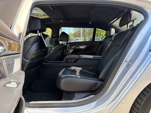Used 2018 BMW ALPINA B7 xDrive AWD/4WD image 19