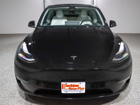 Used 2025 Tesla Model Y Performance image 4