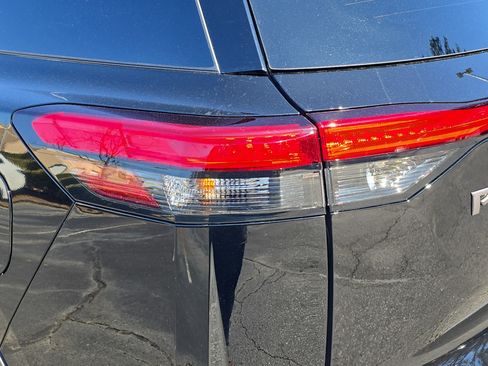 New 2026 Nissan Pathfinder Platinum image 33