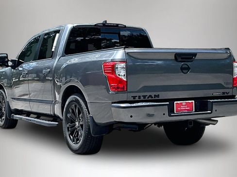 Used 2023 Nissan Titan SV w/ SV Convenience Package RWD image 4