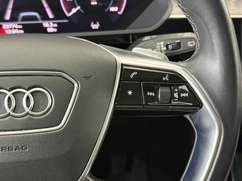 Used 2022 Audi e-tron Premium w/ Convenience Plus Package image 27