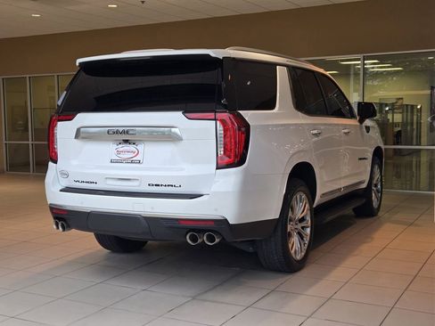 Used 2024 GMC Yukon Denali w/ LPO, Floor Liner Package image 7