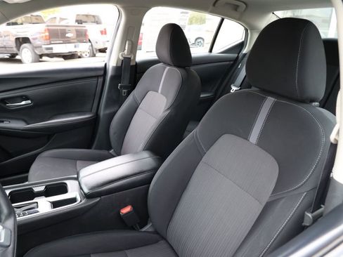 Used 2024 Nissan Sentra SV FWD image 15