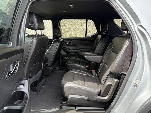 Used 2023 Chevrolet Traverse LT FWD image 26