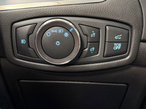 Used 2019 Ford Edge Titanium w/ Cold Weather Package AWD/4WD image 31