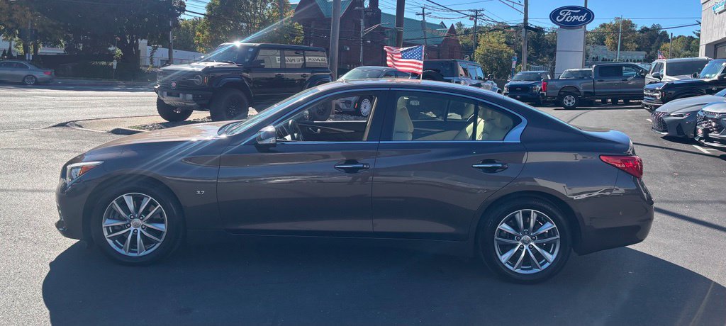 Used 2014 INFINITI Q50 Premium w/ Technology Package AWD/4WD image 2