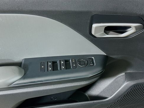 Used 2025 Kia K4 LXS image 15