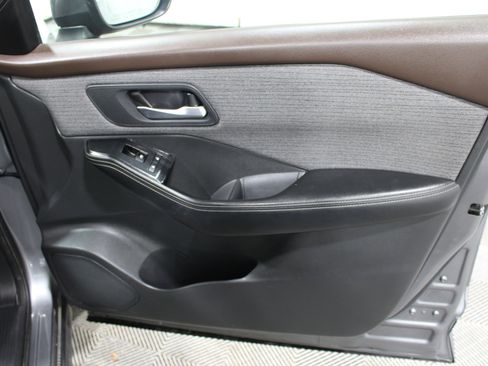 Used 2021 Nissan Rogue SV AWD/4WD image 24
