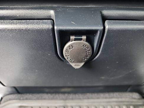 Used 2019 Toyota Tundra SR5 AWD/4WD image 24