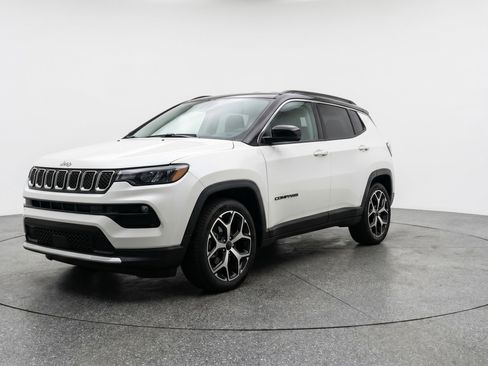 Used 2025 Jeep Compass Limited AWD/4WD image 3