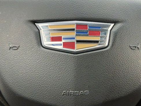 Certified 2022 Cadillac XT6 Premium Luxury w/ LPO, ONYX Package FWD image 6