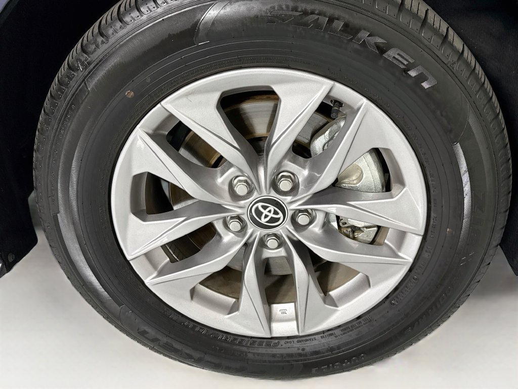 Used 2026 Toyota Sienna XLE FWD image 31