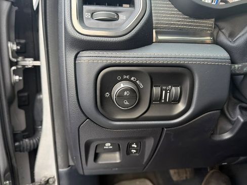 Used 2020 RAM 1500 Limited image 12