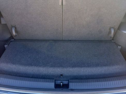 Used 2024 Volkswagen Tiguan SE image 14