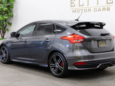Used 2016 Ford Focus ST w/ Equipment Group 402A FWD image 3