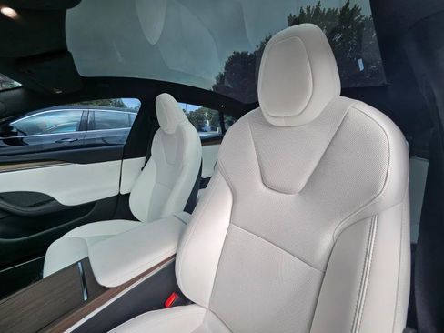 Used 2025 Tesla Model S AWD/4WD image 39