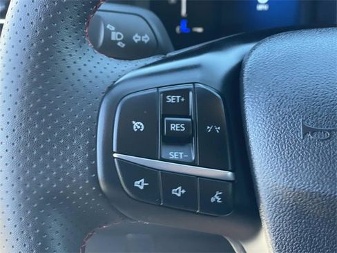 Used 2025 Ford Escape ST-Line w/ Equipment Group 301A image 9