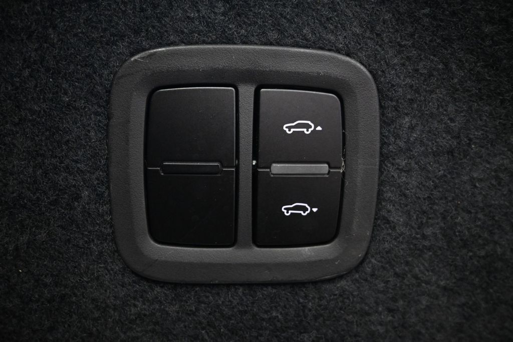 Certified 2026 Porsche Cayenne S AWD/4WD image 32