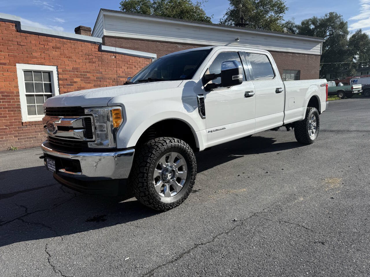 Used 2017 Ford F250 XLT AWD/4WD image 2