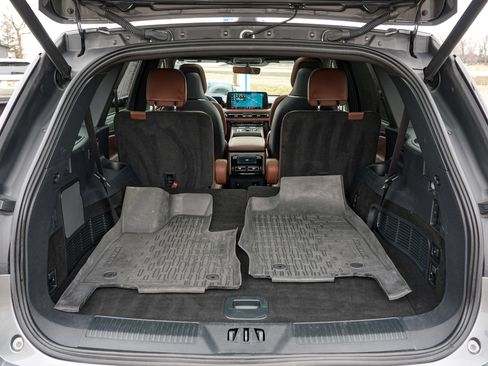 Used 2025 Lincoln Aviator Reserve w/ Equipment Group 201A image 31