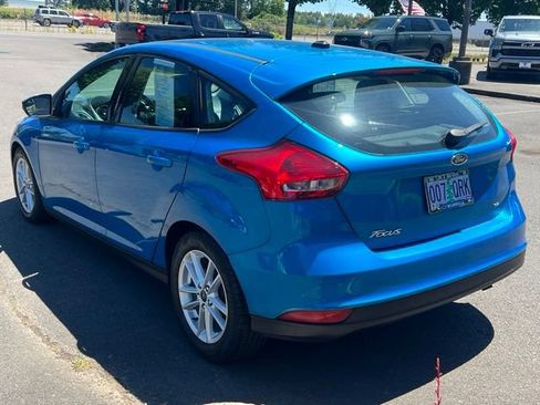 Used 2016 Ford Focus SE w/ SE Cold Weather Package FWD image 5